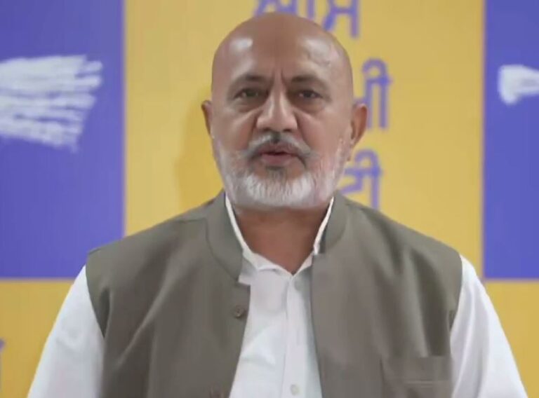 ਚੰਡੀਗੜ੍ਹ ਵਿਖੇ ਬਲਤੇਜ ਪੰਨੂ ਦੀ ਪ੍ਰੈੱਸ ਕਾਨਫਰੰਸ/ ਪੰਜਾਬ ਨਾਲ ਧੱਕਿਆਂ ਦੇ ਲਾਏ ਇਲਜ਼ਾਮ/ ਪੰਜਾਬੀਆਂ ਦੀ ਸ਼ਮੂਲੀਅਤ ਨੂੰ ਲੈ ਕੇ ਚੁੱਕੇ ਸਵਾਲ
