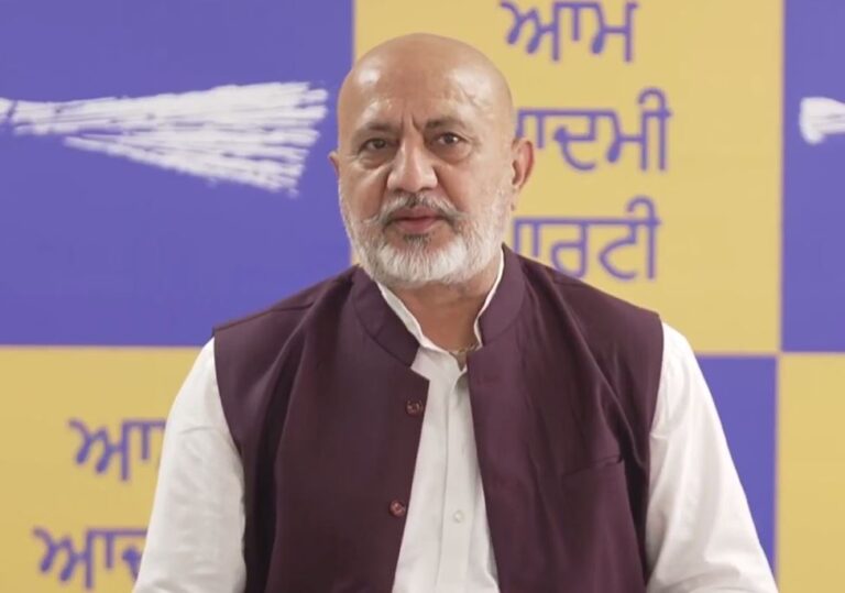 ਆਮ ਆਦਮੀ ਪਾਰਟੀ ਦਾ ਕੇਂਦਰੀ ਗ੍ਰਹਿ ਮੰਤਰੀ ’ਤੇ ਸ਼ਬਦੀ ਹਮਲਾ/ ਰਾਜ ਸਭਾ ਮੈਂਬਰਾਂ ਨੂੰ ਤੋੜਣ ਨੂੰ ਲੈ ਕੇ ਚੁੱਕੇ ਸਵਾਲ/ ਬੁਲਾਰਾ ਬਲਤੇਜ ਪੰਨੂ ਨੇ ਜਾਰੀ ਕੀਤਾ ਬਿਆਨ
