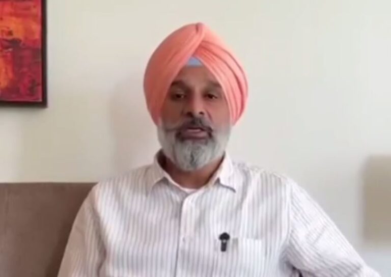ਬਿਕਰਮ ਮਜੀਠੀਆ ਨੇ ਘੇਰੀ ਆਮ ਆਦਮੀ ਪਾਰਟੀ/ ਰਾਜ ਸਭਾ ਮੈਂਬਰਾਂ ਨੂੰ ਗੱਦਾਰ ਲਿਖਣ ’ਤੇ ਚੁੱਕੇ ਸਵਾਲ