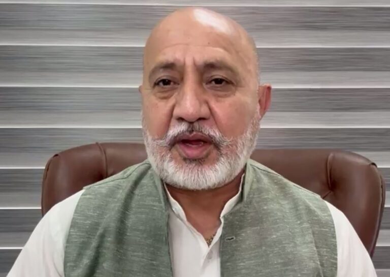 ਆਮ ਆਦਮੀ ਪਾਰਟੀ ਦਾ ਅਕਾਲੀ ਦਲ ’ਤੇ ਪਲਟਵਾਰ/ ਲਾਅ ਐਂਡ ਆਰਡਰ ਨੂੰ ਲੈ ਕੇ ਪ੍ਰਦਰਸ਼ਨਾਂ ’ਤੇ ਚੁੱਕੇ ਸਵਾਲ/ ਗੈਂਗਸਟਰਵਾਦ ਨੂੰ ਪਰਮੋਟ ਕਰਨ ਦੇ ਲਾਏ ਇਲਜ਼ਾਮ