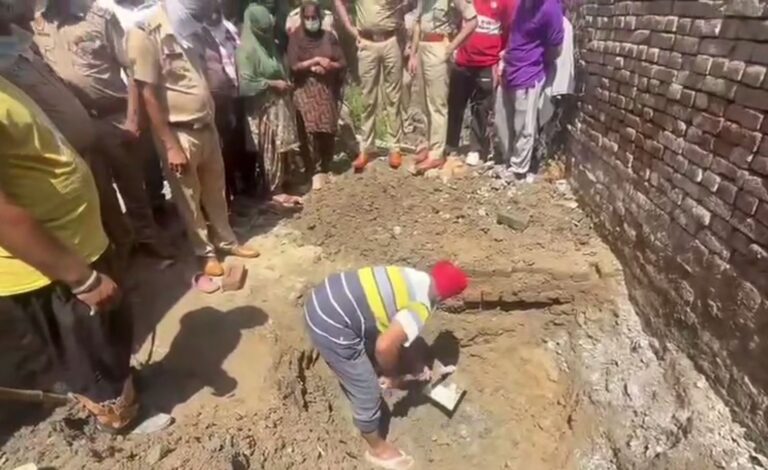 ਜਲੰਧਰ ਪੁਲਿਸ ਨੇ ਸੁਲਝਾਇਆ ਕਤਲ ਦਾ ਮਾਮਲਾ/ ਦੋਸਤ ਨੇ ਕਤਲ ਕਰ ਕੇ ਦੱਬੀ ਦੋਸਤ ਦੀ ਲਾਸ਼/ ਪੰਜ ਮਹੀਨਿਆਂ ਬਾਅਦ ਖੁੱਲ੍ਹਿਆ ਕਤਲ ਦਾ ਭੇਤ
