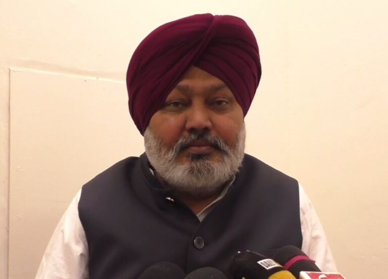 ਖਜਾਨਾ ਮੰਤਰੀ ਹਰਪਾਲ ਚੀਮਾ ਦੇ ਰਾਘਵ ਚੱਢਾ ਵੱਲ ਨਿਸ਼ਾਨਾ/ ਪੰਜਾਬ ਦੇ ਮੁੱਦਿਆਂ ਬਾਰੇ ਦਿੱਤੇ ਬਿਆਨ ’ਤੇ ਚੁੱਕੇ ਸਵਾਲ/ ਕਿਹਾ, ਕੇਵਲ ਗੱਲਾਂ ਨਹੀਂ, ਕੰਮਾਂ ਨਾਲ ਹੁੰਦੀ ਹੈ ਰਾਜਨੀਤੀ