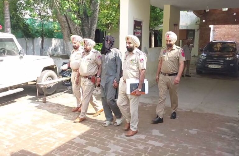 ਫਰੀਦਕੋਟ ਪੁਲਿਸ ਲੁੱਟ ਦਾ ਦੋਸ਼ੀ ਡਰਾਈਵਰ ਕਾਬੂ/ ਮੱਝਾ ਦੇ ਵਪਾਰੀ ਤੋਂ ਕੀਤੀ ਗਈ ਸੀ ਖੋਹ/ ਪੁਲਿਸ ਨੇ ਪੈਸੇ ਬਰਾਮਦ ਕਰ ਕੇ ਜਾਂਚ ਆਰੰਭੀ