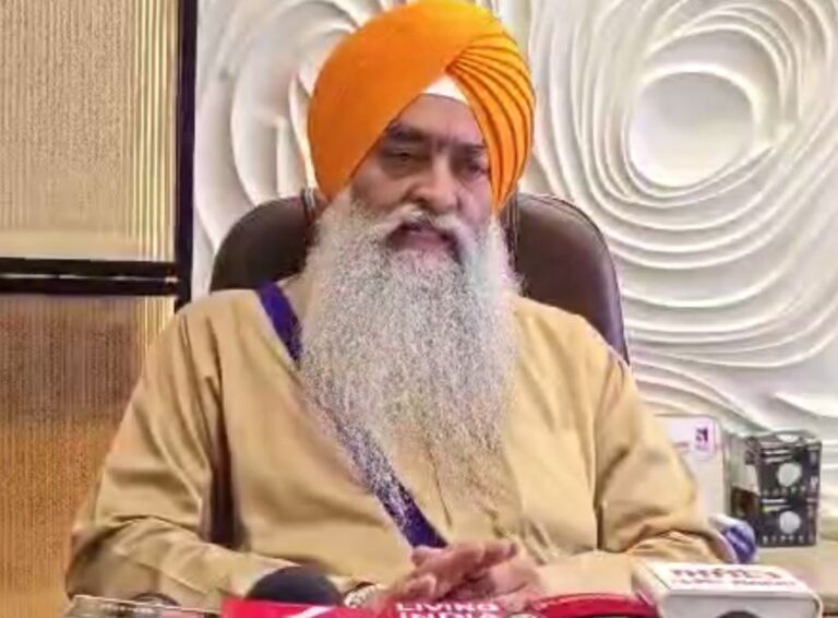 ਗਿਆਨੀ ਰਘਬੀਰ ਸਿੰਘ ਦਾ ਬਾਦਲ ਪਰਿਵਾਰ ਵੱਲ ਨਿਸ਼ਾਨਾ / ਬੇਅਦਬੀਆਂ ਦੇ ਹਵਾਲੇ ਨਾਲ ਸੁਣਾਈਆਂ ਖਰੀਆਂ-ਖਰੀਆਂ/ ਮੁੱਖ ਮੰਤਰੀ ਮਾਨ ਬਾਰੇ ਟਿੱਪਣੀਆਂ ਨੂੰ ਲੈ ਕੇ ਮੋੜਵਾਂ ਜਵਾਬ