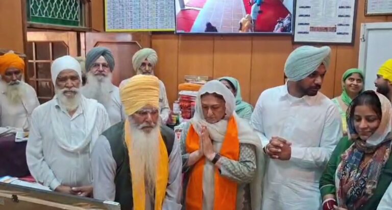 ਡੇਰਾ ਹੰਸਾਲੀ ਸਾਹਿਬ ਵਿਖੇ ਪਹੁੰਚੇ ਰਾਜ ਕੌਰ ਲਾਲੀ ਗਿੱਲ/ ਮੱਥਾ ਟੇਕ ਕੇ ਲਿਆ ਅਸ਼ੀਰਵਾਦ/ ਬਾਬਾ ਪਰਮਜੀਤ ਸਿੰਘ ਵੱਲੋਂ ਸਿਰੋਪਾਓ ਨਾਲ ਸਨਮਾਨਤ