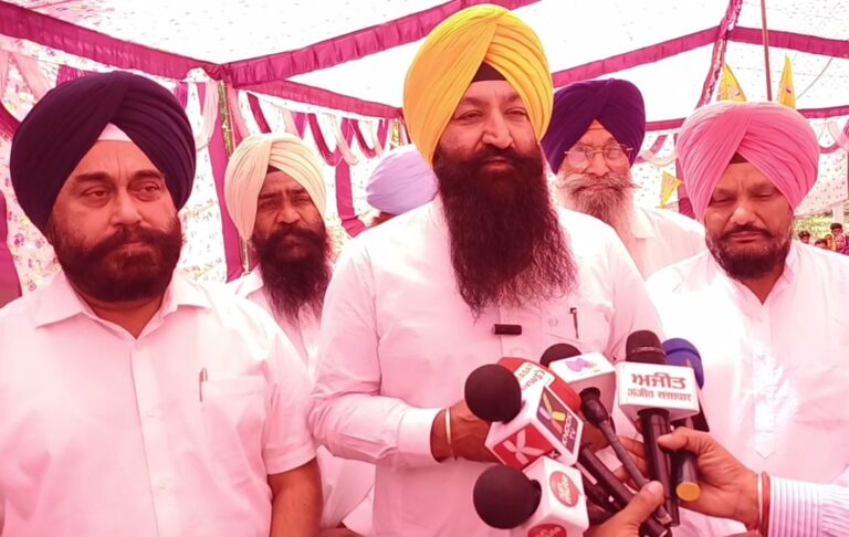 ਸਰਹਿੰਦ ਬਿਜਲੀ ਦਫਤਰ ਅੱਗੇ ਅਕਾਲੀ ਦਲ ਦਾ ਧਰਨਾ/ ਬਿਜਲੀ ਕੱਟਾਂ ਖਿਲਾਫ ਕੀਤੀ ਨਾਅਰੇਬਾਜ਼ੀ/ ਬਿਜਲੀ ਸਪਲਾਈ ਦੇਣ ’ਚ ਨਾਕਾਮ ਰਹਿਣ ਦੇ ਇਲਜ਼ਾਮ