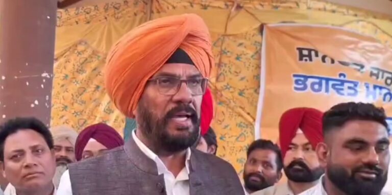 ਵਿਧਾਇਕ ਧਾਲੀਵਾਲ ਦਾ ਰਾਘਵ ਚੱਢਾ ਬਾਰੇ ਬਿਆਨ/ ਦੇਸ਼  ਦੀ ਥਾਂ ਸਮੋਸਿਆਂ ਦੀ ਲੜਾਈ ਲੜਨ ਦੇ ਲਾਏ ਇਲਜ਼ਾਮ/ ਵਪਾਰ ਸਮਝੌਤੇ ਬਾਰੇ ਚੁੱਪੀ ’ਤੇ ਚੁੱਕੇ ਸਵਾਲ