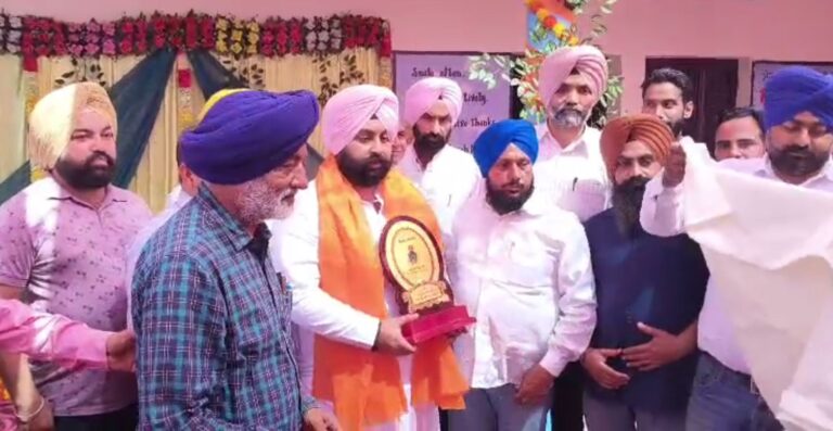 ਆਨੰਦਪੁਰ ਸਾਹਿਬ ਦੇ ਸਿੱਖਿਆ ਦਫਤਰ ਵਿਖੇ ਧਾਰਮਕ ਸਮਾਗਮ/ ਵਿੱਦਿਅਕ ਸੈਸ਼ਨ ਦੀ ਸ਼ੁਰੂਆਤ ਮੌਕੇ ਸੁਖਮਨੀ ਸਾਹਿਬ ਦੇ ਪਾਠ/ ਸਿੱਖਿਆ ਮੰਤਰੀ ਹਰਜੋਤ ਬੈਂਸ ਸਮੇਤ ਅਹਿਮ ਹਸਤੀਆਂ ਮੌਜੂਦ
