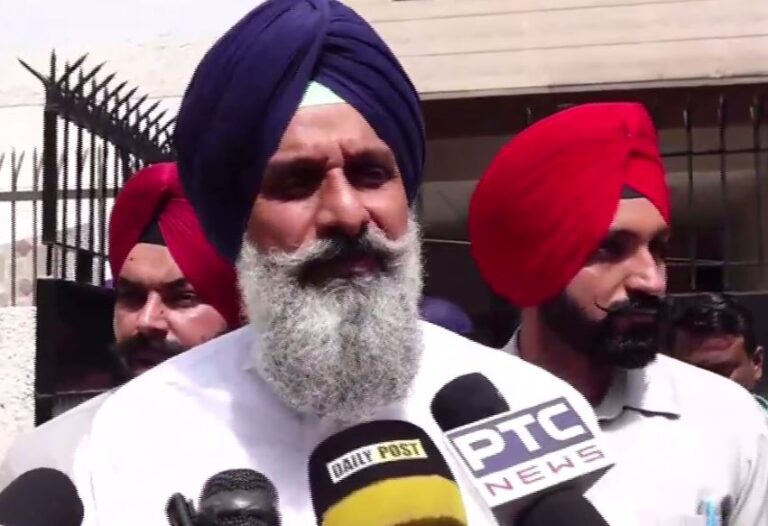ਬਿਕਰਮ ਮਜੀਠੀਆ ਦੀ ਰੰਧਾਵਾ ਪਰਿਵਾਰ ਨਾਲ ਮੁਲਾਕਾਤ/ ਜਾਂਚ ਸੀਬੀਆਈ ਹਵਾਲੇ ਕਰਨ ਦੀ ਮੰਗ ਦੁਹਰਾਈ