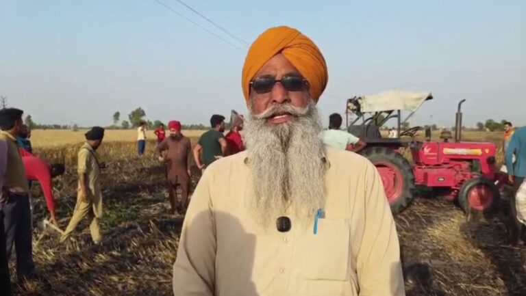 ਫਰੀਦਕੋਟ ’ਚ ਖੜ੍ਹੀ ਕਣਕ ਨੂੰ ਲੱਗੀ ਅੱਗ/ ਖੇਤਾਂ ਖੜ੍ਹੀ ਕਣਕ ਸੜ ਸੇ ਸੁਆਹ/ ਖੰਭੇ ਤੋਂ ਸਪਾਰਕਿੰਗ ਨਾਲ ਲੱਗੀ ਅੱਗ
