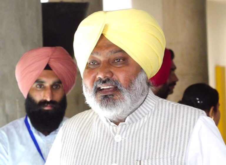ਹਰਪਾਲ ਚੀਮਾ ਨੇ ਬੇਅਦਬੀਆਂ ਨੂੰ ਲੈ ਕੇ ਘੇਰੇ ਵਿਰੋਧੀ/ 1986 ਤੇ 2015 ਦੇ ਹਵਾਲੇ ਨਾਲ ਸਾਧੇ ਨਿਸ਼ਾਨੇ/ ਬੇਅਦਬੀਆਂ ਦੀ ਪਿਰਤ ਲਈ ਅਕਾਲੀ ਦਲ ਨੂੰ ਦੱਸਿਆ ਜ਼ਿੰਮੇਵਾਰ