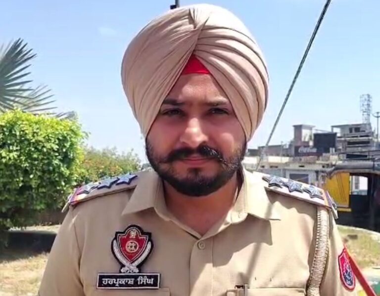 ਅੰਮ੍ਰਿਤਸਰ ਦੇ ਮਹਿਕਮਪੁਰਾ ਇਲਾਕੇ ਅੰਦਰ ਝਗੜਾ/ ਮਾਮੂਲੀ ਗੱਲ ਨੂੰ ਲੈ ਕੇ ਇਕ-ਦੂਜੇ ’ਤੇ ਹਮਲਾ/ ਵੀਡੀਓ ਵਾਇਰਲ, ਪੁਲਿਸ ਕਰ ਰਹੀ ਜਾਂਚ