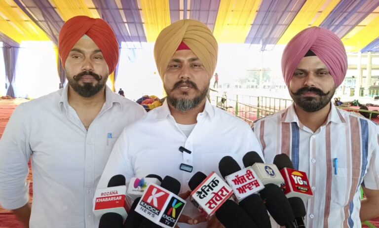 ਮੋਗਾ ’ਚ ਆਪ ਦੀ ਰੈਲੀ ਦੀਆਂ ਤਿਆਰੀਆਂ ਜ਼ੋਰਾਂ ’ਤੇ/ ਆਗੂਆਂ ਨੇ ਦਾਣਾ ਮੰਡੀ ਦਾ ਦੌਰਾ ਕਰ ਲਿਆ ਜਾਇਜ਼ਾ/ ਪੁਖਤਾ ਪ੍ਰਬੰਧਾਂ ਦਾ ਦਾਅਵਾ