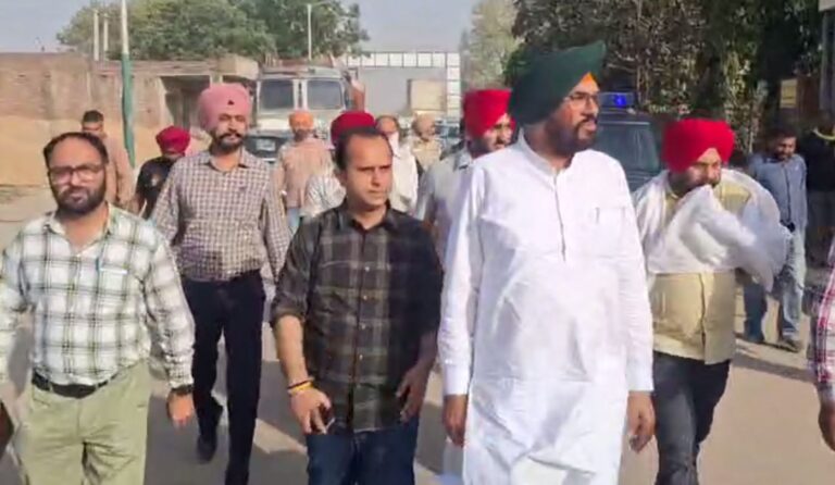 ਅਜਨਾਲਾ ’ਚ ਭਾਜਪਾ ’ਤੇ ਵਰ੍ਹੇ ਵਿਧਾਇਕ ਕੁਲਦੀਪ ਧਾਲੀਵਾਲ/ ਰਾਜ ਸਭਾ ਮੈਂਬਰਾਂ ਨੂੰ ਤੋੜਣ ਨੂੰ ਲੈ ਕੇ ਚੁੱਕ ਸਵਾਲ/ ਪੰਜਾਬੀਆਂ ਨਾਲ ਧੋਖਾ ਕਰਨ ਦੇ ਲਾਏ ਇਲਜ਼ਾਮ