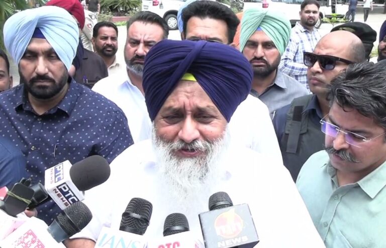 ਚੰਡੀਗੜ੍ਹ ’ਚ ਸਰਕਾਰ ’ਤੇ ਵਰ੍ਹੇ ਸੁਖਬੀਰ ਬਾਦਲ/ ਪੰਜਾਬ ਨੂੰ ਲੁੱਟਣ ਦੇ ਲਾਏ ਇਲਜ਼ਾਮ/ ਸ਼ੁਕਰਾਨਾ ਯਾਤਰਾ ’ਤੇ ਚੁੱਕੇ ਸਵਾਲ