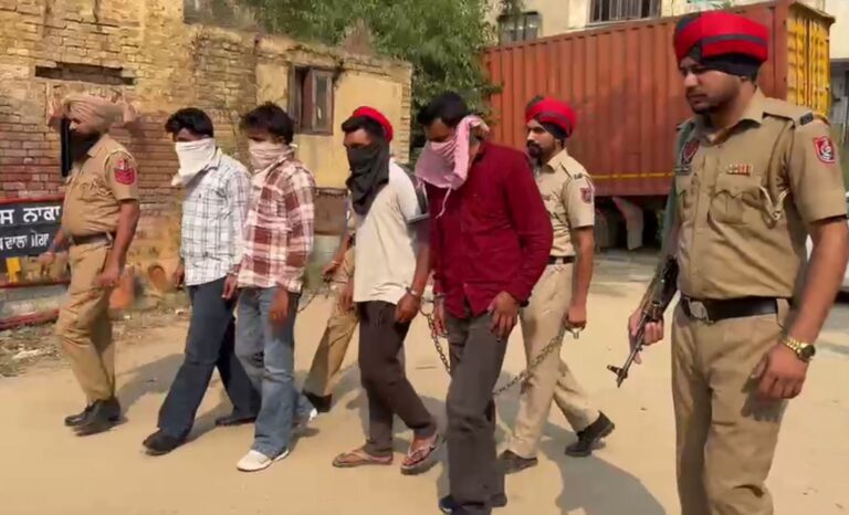 ਮੋਗਾ ਪੁਲਿਸ ਦੀ ਨਸ਼ਾ ਤਸਕਰਾਂ ’ਤੇ ਵੱਡੀ ਕਾਰਵਾਈ/ ਆਡੀ ਕਾਰ ਤੇ 1 ਕਿਲੋ ਅਫੀਮ ਸਮੇਤ 4 ਕਾਬੂ/ ਬਿਲਾਸਪੁਰ ਪੁਲ ਹੇਠਾਂ ਨਾਕੇਬੰਦੀ ਦੌਰਾਨ ਮਿਲੀ ਕਾਮਯਾਬੀ