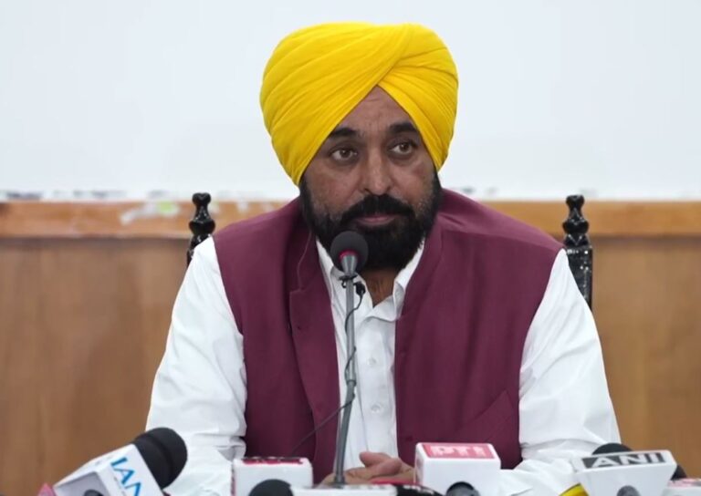 ਈਡੀ ਛਾਪਿਆਂ ਨੂੰ ਲੈ ਕੇ ਮੁੱਖ ਮੰਤਰੀ ਮਾਨ ਦਾ ਬਿਆਨ/ ਬੰਗਾਲ ਦੀ ਤਰਜ਼ ’ਤੇ ਸਿਆਸੀ ਬਦਲਾਖੋਰੀ ਦੇ ਇਲਜ਼ਾਮ/ ਕਿਹਾ, ਪੰਜਾਬੀ ਦੇਣਗੇ ਭਾਜਪਾ ਦੇ ਧੋਖਿਆਂ ਦਾ ਜਵਾਬ