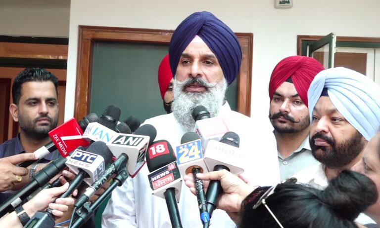 ਸੀਬੀਆਈ ਰੇਡ ਨੂੰ ਲੈ ਕੇ ਬਿਕਰਮ ਮਜੀਠੀਆ ਦਾ ਪ੍ਰਤੀਕਰਮ/ ਵਿਜੀਲੈਂਸ ਦਫਤਰ ਅੰਦਰ ਭ੍ਰਿਸ਼ਟਾਚਾਰ ਦੇ ਇਲਜ਼ਾਮ/ ਵਿਜੀਲੈਂਸ ਮੁਖੀਆਂ ਦੀ ਵਾਰ ਵਾਰ ਬਦਲੀ ’ਤੇ ਪ੍ਰਗਟਾਇਆ ਸ਼ੱਕ