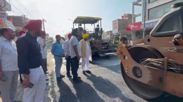 ਗੁਰਦਾਸਪੁਰ ਵਾਸੀਆਂ ਨੂੰ ਮੰਤਰੀ ਈਟੀਓ ਦਾ ਤੋਹਫਾ/ ਸੜਕਾਂ ਦਾ ਕੰਮ 2 ਮਹੀਨੇ ਅੰਦਰ ਪੂਰਾ ਕਰਨ ਦਾ ਐਲਾਨ/ ਸੜਕਾਂ ਦੀ ਮੁਰੰਮਤ ਦੇ ਚੱਲ ਰਹੇ ਕੰਮ ਦਾ ਲਿਆ ਜਾਇਜ਼ਾ