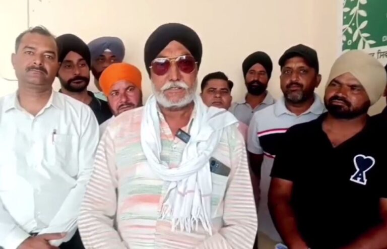 ਗੁਰਦਾਸਪੁਰ ’ਚ ਡੀਪੂ ਹੋਲਡਰਾਂ ਦਾ ਪ੍ਰਦਰਸ਼ਨ/ ਚੋਣ ਜ਼ਾਬਤੇ ਦੌਰਾਨ ਇੰਟਰਵਿਊ ਦੇ ਇਲਜ਼ਾਮ/ ਐਸਡੀਐਮ ਨੇ ਰੁਕਵਾਈ ਇੰਟਰਵਿਊ
