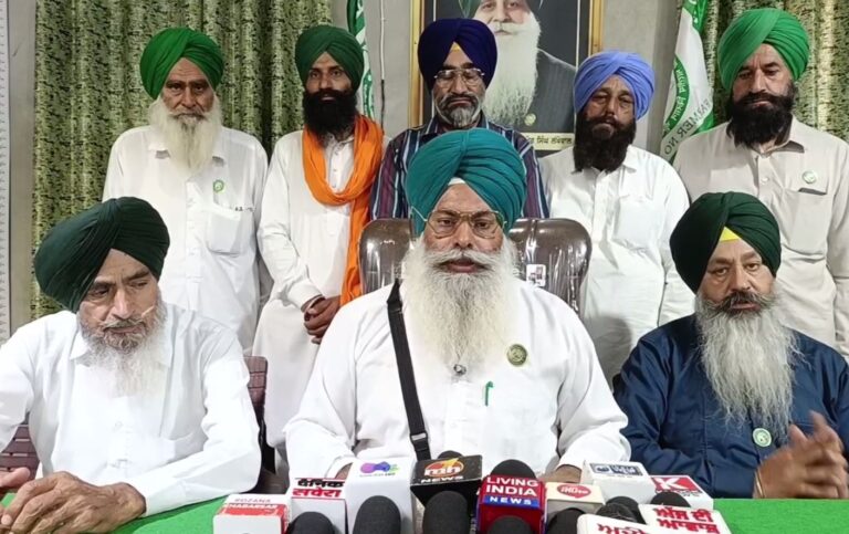 ਮੋਗਾ ’ਚ ਭਾਕਿਯੂ ਲੱਖੋਵਾਲ ਦਾ ਕੇਂਦਰ ਖਿਲਾਫ ਪ੍ਰਦਰਸ਼ਨ/ ਝੋਨੇ ਦੇ ਮੁੱਲ ’ਚ 72 ਰੁਪਏ ਵਾਧੇ ਦਾ ਵਿਰੋਧ/ ਘੱਟੋ-ਘੱਟ 700 ਰੁਪਏ ਵਾਧੇ ਦੀ ਕੀਤੀ ਮੰਗ