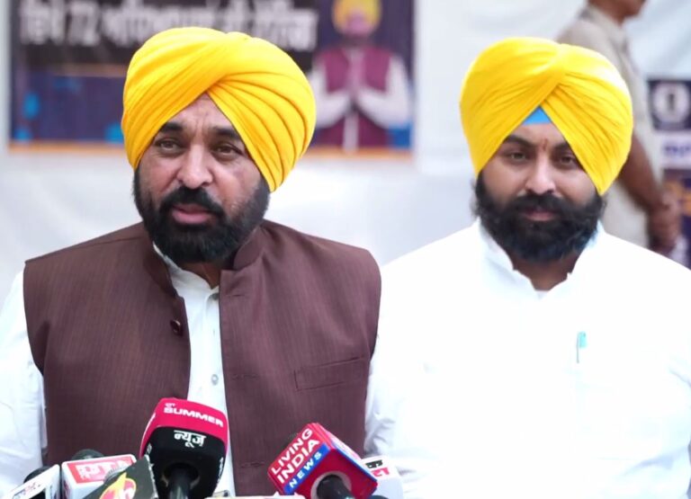 ਪੰਜਾਬ ਦੇ 72 ਅਧਿਆਪਕ ਫਿਨਲੈਂਡ ਲਈ ਰਵਾਨਾ/ ਮੁੱਖ ਮੰਤਰੀ ਮਾਨ ਨੇ ਦਿਖਾਈ ਹਰੀ ਝੰਡੀ/ ਫਿਨਲੈਂਡ ’ਚ ਸਿਖਲਾਈ ਲੈਣਗੇ ਅਧਿਆਪਕ