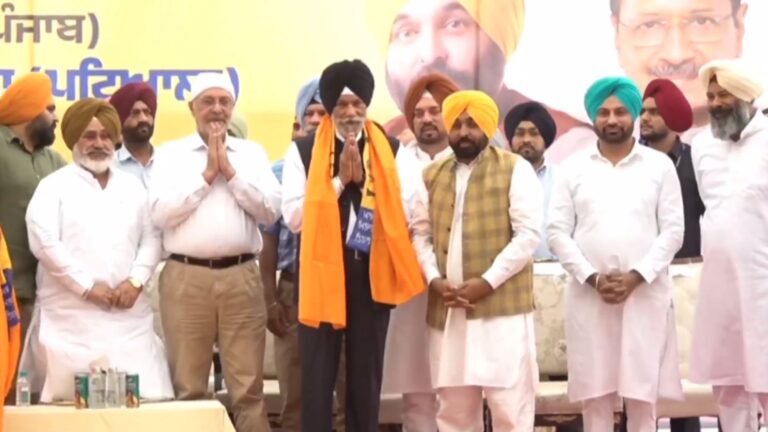 ਆਪ ਦੇ ਹੋਏ ਸਾਬਕਾ ਮੰਤਰੀ ਸੁਰਜੀਤ ਸਿੰਘ ਰੱਖੜਾ/ ਮੁੱਖ ਮੰਤਰੀ ਮਾਨ ਨੇ ਪਾਰਟੀ ’ਚ ਕਰਵਾਇਆ ਸ਼ਾਮਲ/ ਪਿੰਡ ਰੱਖੜਾ ਵਿਖੇ ਸਮਾਗਮ ਦੌਰਾਨ ਫੜਿਆ ਪੱਲਾ