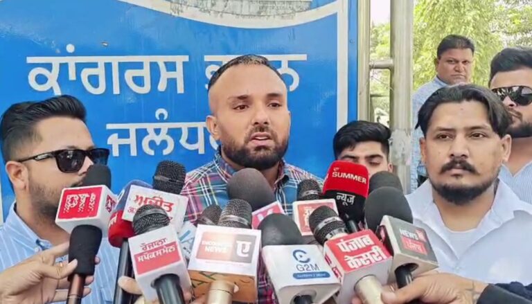 ਜਲੰਧਰ ’ਚ ਕਾਂਗਰਸ ਦਾ ਪੇਪਰ ਲੀਕ ਖਿਲਾਫ਼ ਪ੍ਰਦਰਸਨ/ ਸਿੱਖਿਆ ਮੰਤਰੀ ਧਰਮਿੰਦਰ ਪ੍ਰਧਾਨ ਦਾ ਫੂਕਿਆ ਪੁਤਲਾ/ ਐਨਆਈਟੀਟੀ ਪ੍ਰੀਖਿਆ ਰੱਦ ਕਰਨ ਨੂੰ ਲੈ ਕੇ ਨਾਅਰੇਬਾਜ਼ੀ