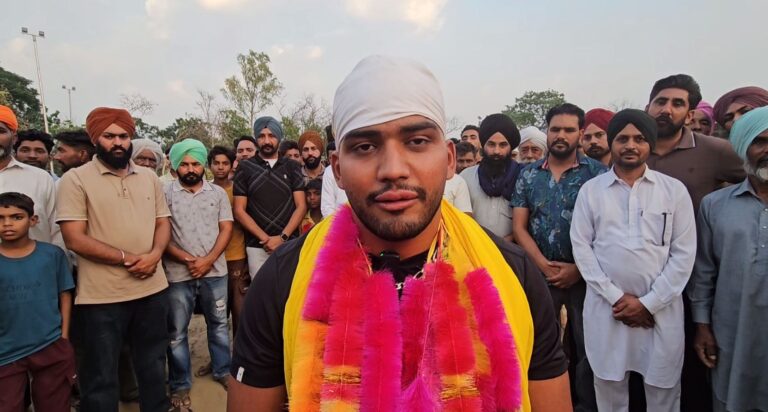 ਸੰਗਰੂਰ ’ਚ ਕਬੱਡੀ ਖਿਡਾਰੀ ਦਾ ਮੋਟਰ ਸਾਇਕਲ ਨਾਲ ਸਨਮਾਨ/ ਨਿਊਜੀਲੈਂਡ ’ਚ ਖੇਡਣ ਬਾਅਦ ਕੀਤੀ ਸੀ ਘਰ ਵਾਪਸੀ