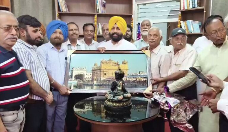ਨੰਗਲ ਵਾਸੀਆਂ ਨੂੰ ਮਿਲੀ ਆਧੁਨਿਕ ਲਾਇਬ੍ਰੇਰੀ/ ਸਿੱਖਿਆ ਮੰਤਰੀ ਹਰਜੋਤ ਬੈਂਸ ਨੇ ਕੀਤਾ ਉਦਘਾਟਨ