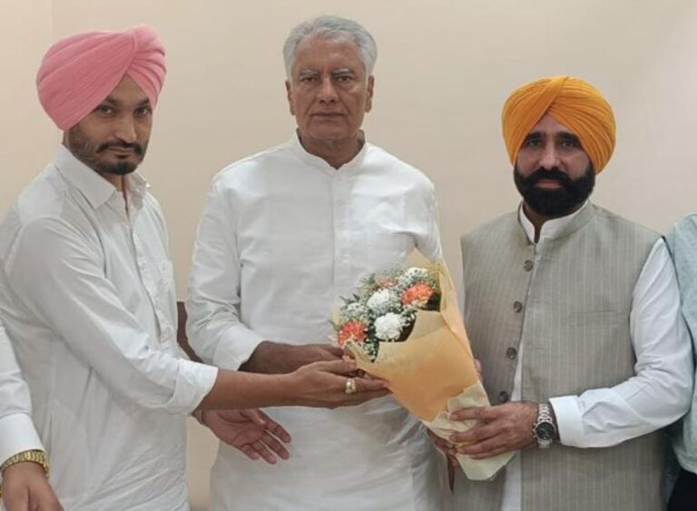 ਭਾਜਪਾ ਦੇ ਹੋਏ ਮੁੱਖ ਮੰਤਰੀ ਮਾਨ ਦੇ ਭਰਾ ਗਿਆਨ ਸਿੰਘ ਮਾਨ/ਸੁਨੀਲ ਜਾਖੜ ਨੇ ਕੀਤਾ ਸਵਾਗਤ