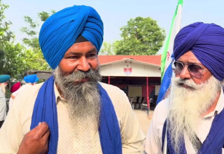 ਗੁਰਦਾਸਪੁਰ ਦੇ ਪੁਰਾਣਾਸ਼ਾਲਾ ਥਾਣੇ ਅੰਦਰ ਹੰਗਾਮਾ/ ਵੀਡੀਓ ਬਣਾਉਣ ਨੂੰ ਲੈ ਕੇ ਆਹਮੋ ਸਾਮ੍ਹਣੇ ਪੁਲਿਸ ਦੇ ਕਿਸਾਨ/ ਕਿਸਾਨਾਂ ਨੇ ਪੁਲਿਸ ’ਤੇ ਲਾਏ ਧੱਕੇਸ਼ਾਹੀ ਦੇ ਇਲਜ਼ਾਮ