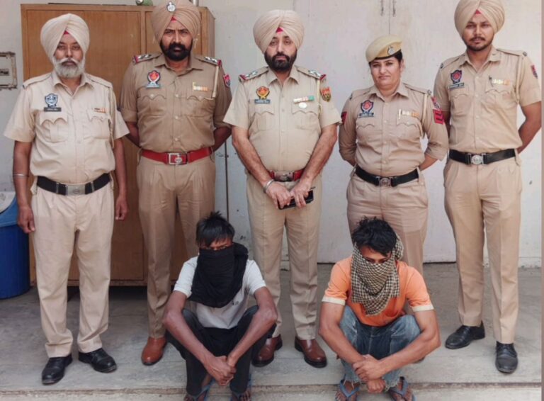 ਧਾਰੀਵਾਲ ਪੁਲਿਸ ਵੱਲੋਂ ਦੋ ਚੋਰ ਸਾਮਾਨ ਸਮੇਤ ਕਾਬੂ/ ਚੋਰੀ ਦੌਰਾਨ ਵਰਤੋਂ ਵਾਲਾ ਸਾਮਾਨ ਤੇ ਟੂਵੀਲਰ ਬਰਾਮਦ/ ਪੁਛਗਿੱਛ ਦੌਰਾਨ ਕਈ ਮਾਮਲੇ ਸੁਲਝਣ ਦੇ ਆਸਾਰ