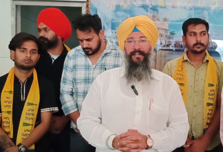 ਕਾਦੀਆਂ ਤੋਂ ਆਪ ਆਗੂ ਸੇਖਵਾਂ ਦਾ ਬਾਜਵਾ ਨੂੰ ਮੋੜਵਾਂ ਜਵਾਬ/ ਉਮੀਦਵਾਰ ਨਾ ਮਿਲਣ ਨੂੰ ਲੈ ਕੇ ਕੱਸਿਆ ਤੰਜ਼/ ਕਿਹਾ, ਉਮਰ ਦੇ ਹਿਸਾਬ ਨਾਲ ਕੁੱਝ ਵੀ ਬੋਲ ਸਕਦੇ ਨੇ ਪ੍ਰਤਾਪ ਬਾਜਵਾ