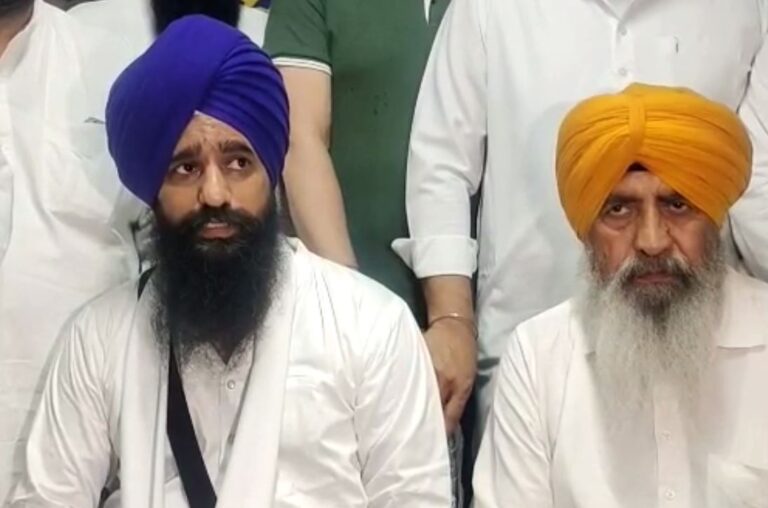ਜਲੰਧਰ ਪਹੁੰਚੇ ਜਥੇਦਾਰ ਕੁਲਦੀਪ ਸਿੰਘ ਗੜਗੱਜ/ ਸਿੱਖ ਜਥੇਬੰਦੀਆਂ ਦੇ ਆਗੂਆਂ ਨਾਲ ਕੀਤੀ ਮੁਲਾਕਾਤ/ ਬੇਅਦਬੀ ਕਾਨੂੰਨ ਨੂੰ ਲੈ ਕੇ ਕੀਤੀ ਵਿਚਾਰ-ਚਰਚਾ