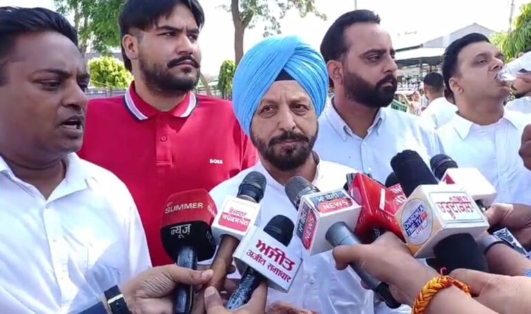 ਸਮਾਣਾ ’ਚ ਬੂਥ ਕੈਪਚਰਿੰਗ ਦੀ ਕੋਸ਼ਿਸ਼/ ਦੋਵੇਂ ਧਿਰਾਂ ਵਿਚਾਲੇ ਹੋਈ ਧੱਕਾਮੁੱਕੀ/ ਕਾਂਗਰਸੀ ਉਮੀਦਵਾਰਾਂ ਨੇ ਲਾਏ ਧੱਕੇ ਦੇ ਇਲਜ਼ਾਮ