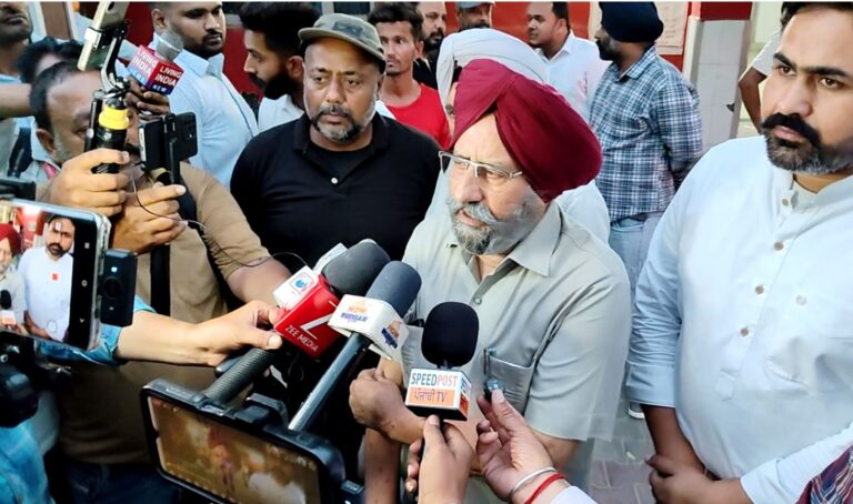ਬਠਿੰਡਾ ’ਚ ਭਾਜਪਾ ਆਗੂ ਸਰੂਪ ਸਿੰਗਲਾ ’ਤੇ ਹਮਲਾ/ ਗੰਨਮੈਨ ਤੇ ਰਿਸ਼ਤੇਦਾਰਾਂ ਦੇ ਲੱਗੀਆਂ ਸੱਟੀਆਂ/ ਪੁਲਿਸ ਨੇ ਪੀੜਤਾਂ ਦੇ ਬਿਆਨਾਂ ਤੇ ਜਾਂਚ ਕੀਤੀ ਸ਼ੁਰੂ