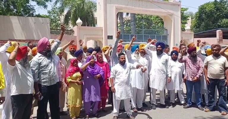 ਫਤਹਿਗੜ੍ਹ ਸਾਹਿਬ ’ਚ ਅਕਾਲੀ ਦਲ ਦਾ ਹੰਗਾਮਾ/ ਸਰਟੌਂਗ ਰੂਮ ਨਾਲ ਛੇੜਛਾੜ ਦਾ ਕੀਤਾ ਦਾਅਵਾ/ ਸੱਤਾਧਾਰੀ ਧਿਰ ’ਤੇ ਲਾਏ ਗੰਭੀਰ ਇਲਜ਼ਾਮ