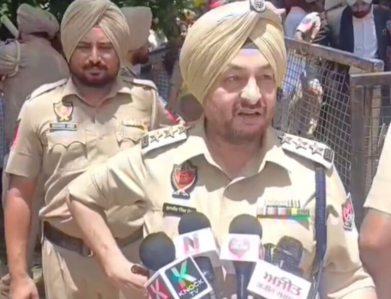 ਫਤਹਿਗੜ੍ਹ ਸਾਹਿਬ ਵਿਖੇ ਮੁੱਖ ਗਿਣਤੀ ਕੇਂਦਰ ’ਚ ਹੰਗਾਮਾ/ ਆਪ ਤੇ ਕਾਂਗਰਸੀ ਵਰਕਰਾਂ ਵਿਚਾਲੇ ਤਿੱਖੀ ਬਹਿਸ਼/ ਮੌਕੇ ਤੇ ਪਹੁੰਚੀ ਪੁਲਿਸ ਨੇ ਸ਼ਾਂਤ ਕਰਵਾਇਆ ਮਾਹੌਲ