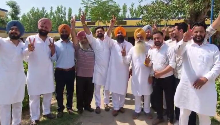 ਸ੍ਰੀ ਆਨੰਦਪੁਰ ਨਗਰ ਨਿਗਮ ’ਤੇ ਆਪ ਦੀ ਝੰਡੀ/ 12 ਵਾਰਡਾਂ ’ਚ 11 ’ਤੇ ਕੀਤਾ ਕਬਜ਼ਾ/ ਪਾਰਟੀ ਵਰਕਰਾਂ ਨੇ ਭੰਗੜੇ ਪਾ ਕੇ ਸਾਂਝਾ ਕੀਤੀ ਖੁਸ਼ੀ