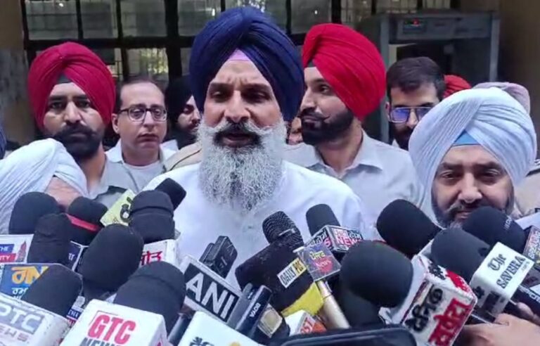 ਲੁਧਿਆਣਾ ਪੇਸ਼ੀ ਲਈ ਪਹੁੰਚੇ ਬਿਕਰਮ ਮਜੀਠੀਆ ਦਾ ਵੱਡਾ ਬਿਆਨ/ ਜਾਨੋਂ ਮਾਰਨ ਦੀਆਂ ਧਮਕੀਆਂ ਬਾਰੇ ਕੀਤੇ ਵੱਡੇ ਖੁਲਾਸੇ/ ਕਿਹਾ, ਜਾਨੋ ਮਾਰਨਾ ਚਾਹੁੰਦੀ ਹੈ, ਆਮ ਆਦਮੀ ਪਾਰਟੀ