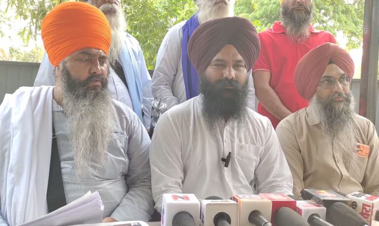 ਫਰੀਦਕੋਟ ’ਚ ਪੰਥਕ ਆਗੂਆਂ ਦੀ ਪ੍ਰੈੱਸ ਕਾਨਫਰੰਸ/ ਸੁਖਜੀਤ ਸਿੰਘ ਖੋਸਾ ਤੇ ਸੁਖਰਾਜ ਸਿੰਘ ਵੀ ਰਹੇ ਮੌਜੂਦ/ ਜਥੇਦਾਰ ਗੜਗੱਜ ਦੇ ਬੇਅਦਬੀ ਕਾਨੂੰਨ ਬਾਰੇ ਦਾਅਵਿਆਂ ਦੀ ਨਿੰਦਾ