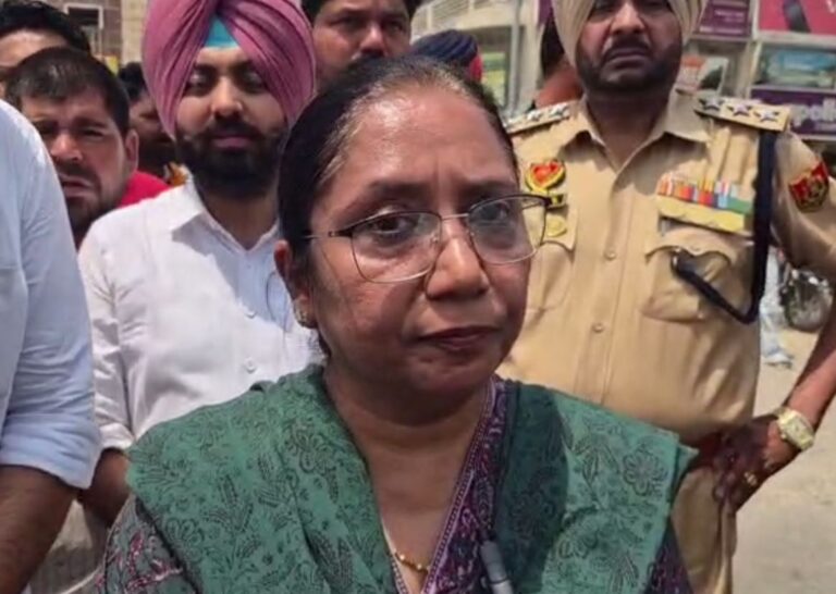 ਮਲੋਟ ’ਚ ਹਾਦਸੇ ਦੌਰਾਨ ਮਜ਼ਦੂਰਾਂ ਦੀ ਮੌਤ ਦਾ ਮਾਮਲਾ/ ਕੈਬਨਿਟ ਮੰਤਰੀ ਬਲਜੀਤ ਕੌਰ ਨੇ ਮੌਕੇ ’ਤੇ ਲਿਆ ਜਾਇਜ਼ਾ/ ਪੀੜਤ ਪਰਿਵਾਰ ਨੂੰ ਮਿਲ ਕੇ ਹਰ ਮਦਦ ਦਾ ਭਰੋਸਾ