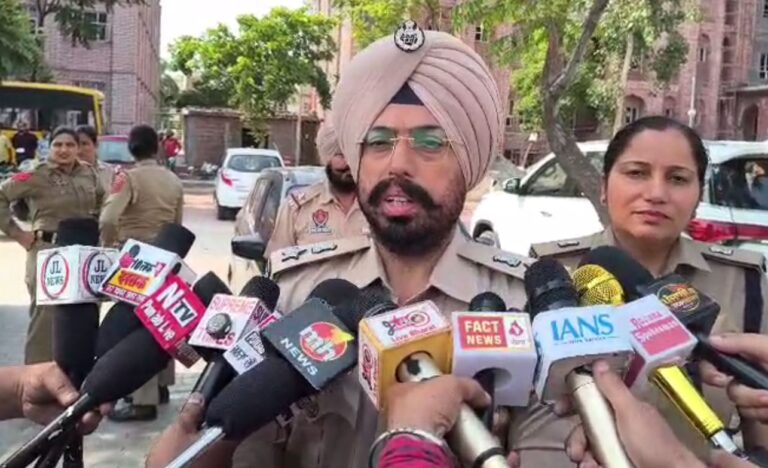 ਅੰਮ੍ਰਿਤਸਰ ਦੇ ਕਾਲਜ ’ਚ ਭਿੱੜੇ ਵਿਦਿਆਰਥੀ/ ਹੋਸਟਲ ’ਚ ਹੋਈ ਤਕਰਾਰ ਨੇ ਧਾਰਿਆ ਹਿੰਸਕ ਰੂਪ/ ਬਿਹਾਰ ਦੇ ਵਿਦਿਆਰਥੀਆਂ ਨੇ ਲਗਾਏ ਗੰਭੀਰ ਦੋਸ਼