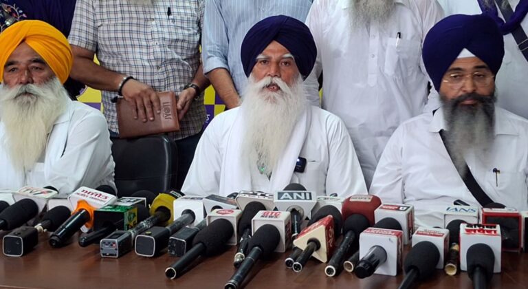 ਅੰਮ੍ਰਿਤਸਰ ‘ਚ ਅਕਾਲੀ ਦਲ ਵਾਰਸ ਪੰਜਾਬ ਦੀ ਪ੍ਰੈੱਸ ਕਾਨਫਰੰਸ/ ਪੰਥਕ ਸੰਸਥਾਵਾਂ ਨੂੰ ਬਾਈਪਾਸ ਕਰ ਕੇ ਕਾਨੂੰਨ ਬਣਾਉਣ ਦਾ ਵਿਰੋਧ