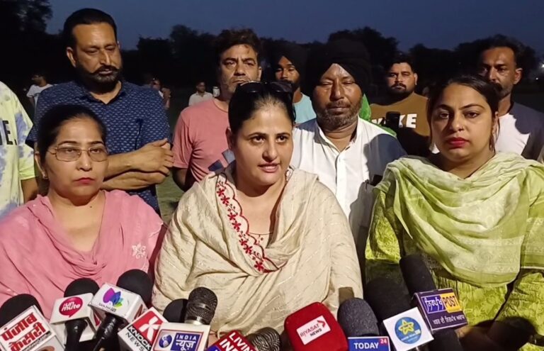 ਬੱਸੀ ਪਠਾਣਾਂ ’ਚ ਨਿਗਮ ਉਮੀਦਵਾਰਾਂ ਦਾ ਪ੍ਰਦਰਸ਼ਨ/ ਧਾਦਲੀ ਹੋਣ ਦੀ ਪ੍ਰਗਟਾਈ ਸ਼ੰਕਾ/ ਆਜ਼ਾਦ ਉਮੀਦਵਾਰਾਂ ਨੇ ਮੰਗਿਆ ਇਨਸਾਫ