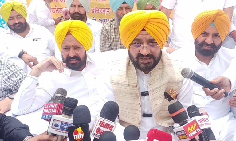 ਫਤਹਿਗੜ੍ਹ ਪਹੁੰਚੇ ਮੰਤਰੀ ਤਰੁਨਪ੍ਰੀਤ ਸੌਂਦ ਘੇਰੇ ਵਿਰੋਧੀ/ ਭਾਦਲਾ ਰੋਡ ਬਾਰੇ ਗੁੰਮਰਾਹਕੁੰਨ ਪ੍ਰਚਾਰ ਦੇ ਇਲਜ਼ਾਮ/ ਸੜਕ ਦਾ ਕੰਮ ਛੇਤੀ ਸ਼ੁਰੂ ਕਰਨ ਦਾ ਕੀਤਾ ਦਾਅਵਾ