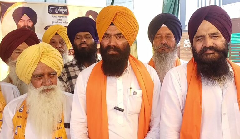 ਫਤਹਿਗੜ੍ਹ ਸਾਹਿਬ ’ਚ ਅਕਾਲੀ ਦਲ ਨੂੰ ਹੁਲਾਰਾ/ ਆਪ ਤੇ ਕਾਂਗਰਸ ਦੇ ਆਗੂ ਪਾਰਟੀ ’ਚ ਸ਼ਾਮਲ/ ਅਕਾਲੀ ਆਗੂ ਬਲਜੀਤ ਸਿੰਘ ਭੁੱਟਾ ਨੇ ਕੀਤਾ ਸਵਾਗਤ