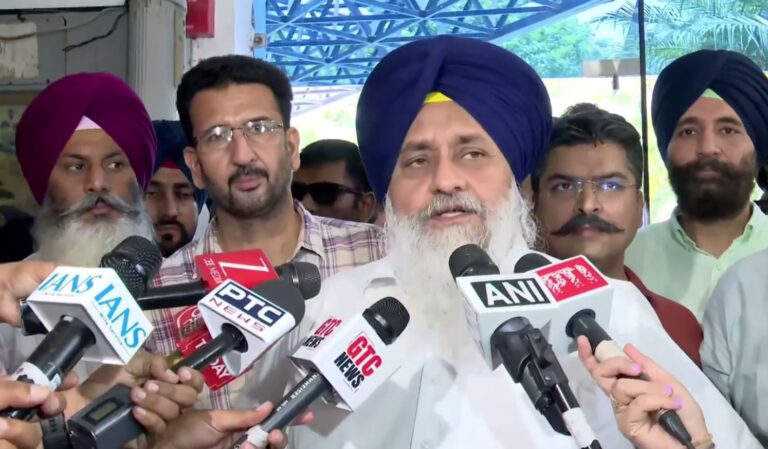 ਸੁਖਬੀਰ ਬਾਦਲ ਨੇ ਹੜ੍ਹਾਂ ਨੂੰ ਲੈ ਕੇ ਘੇਰੀ ਮਾਨ ਸਰਕਾਰ/ ਪਿਛਲੇ ਸਾਲ ਆਏ ਹੜ੍ਹਾਂ ਲਈ ਸਰਕਾਰ ਨੂੰ ਦੱਸਿਆ ਜ਼ਿੰਮੇਵਾਰ/ ਭਾਖੜਾ ਦੇ ਪਾਣੀ ਦੀ ਸਮੇਂ ਸਿਰ ਵਰਤੋਂ ਨਾ ਕਰਨ ਦੇ ਇਲਜ਼ਾਮ