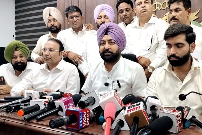 ਬਠਿੰਡਾ ਨਗਰ ਨਿਗਮ ਨੂੰ ਮਿਲਿਆ ਨਵਾਂ ਮੇਅਰ/ ਦੂਜੀ ਵਾਰ ਮੇਅਰ ਬਣੇ ਪਦਮਜੀਤ ਮਹਿਤਾ/ ਚੋਣ ਦੌਰਾਨ ਮੰਤਰੀ ਹਰਦੀਪ ਮੁੰਡੀਆਂ ਰਹੇ ਮੌਜੂਦ